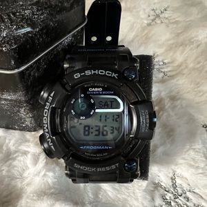 CASIO FROGMAN GFWD1000B-1CR Divers Watch -Blue w/ Depth Sensor - Solar Powered